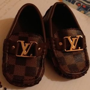Louis Vuitton Classy Stylish slip on shoe Sz 5 1/2